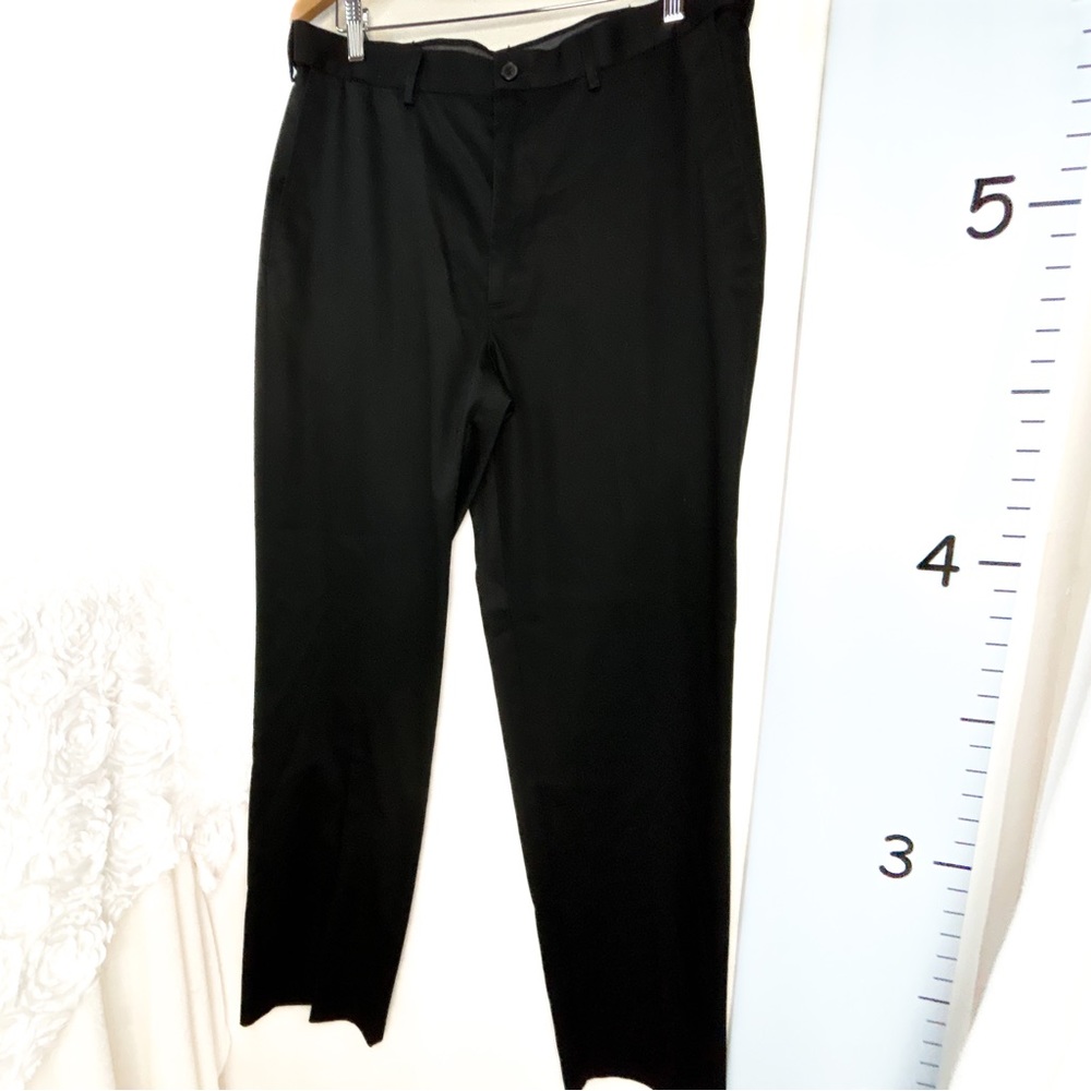 Haggar Black Pants Classic Fit No Iron Khaki Pants 36x34.